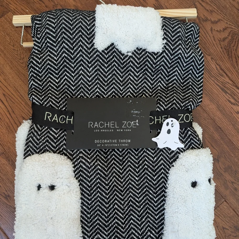 Rachel Zoe Halloween Ghost Black White Decorative Throw Blanket 50" x 70" NWT - Picture 6 of 8
